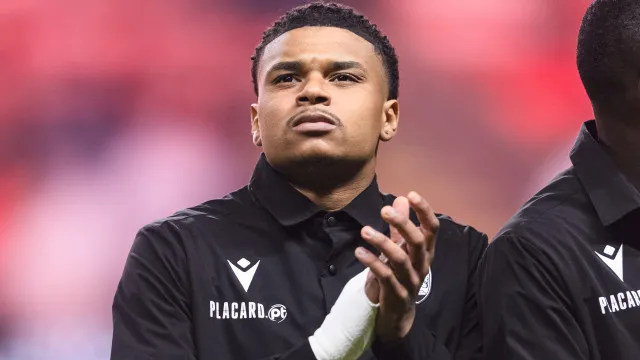 
                    Oficial: Saviolo enche cofres do Vitória SC e segue para a Turquia
                