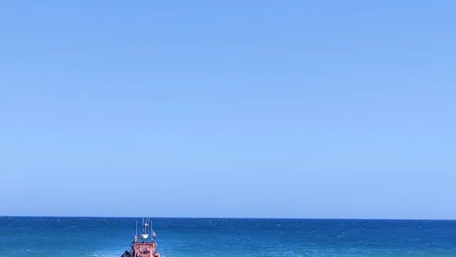 
                    Encontrado corpo de homem no Portinho da Costa em Almada
                