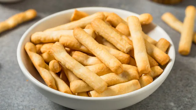 
                    Fisco avisa: Mini gressinos podem ser vendidos com IVA a 6% como o pão
                