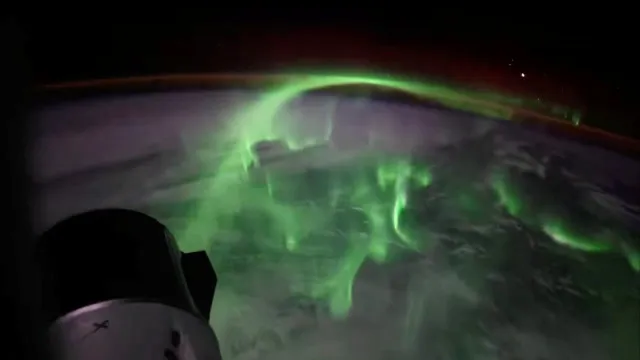 Astronautas da NASA publicam imagens de auroras austrais