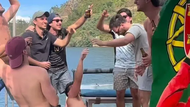 "Pelo Jota e o irmão". Grupo de amigos cria música de apoio à Seleção