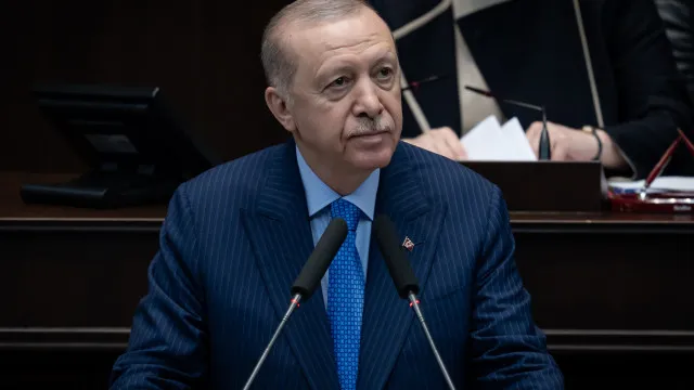 
                    Após acordo entre França e Chipre, Turquia promete resposta 