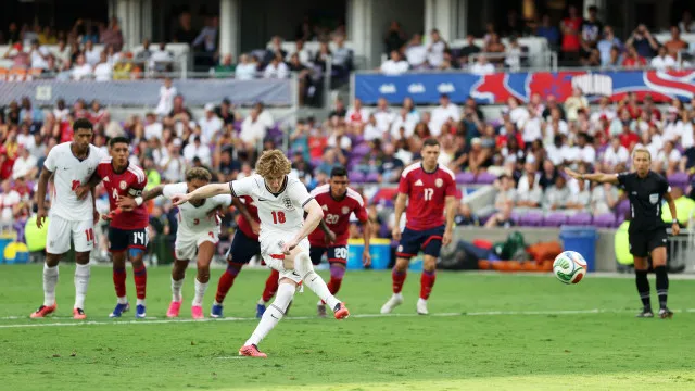 naom_6a29eb9dd2c31 Inglaterra cumpre e vence Costa Rica antes da estreia no Mundial