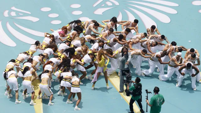 
                    Shakira e cultura mexicana. As melhores imagens da cerimónia de abertura
                