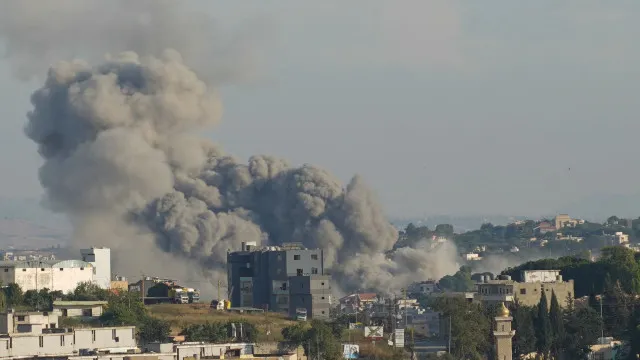 
                    Ataques aéreos israelitas atingem sul do Líbano
                