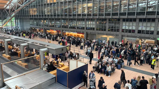 
                    Hamburgo: Perde-se, carrega em botão que não devia e aeroporto é evacuado
                