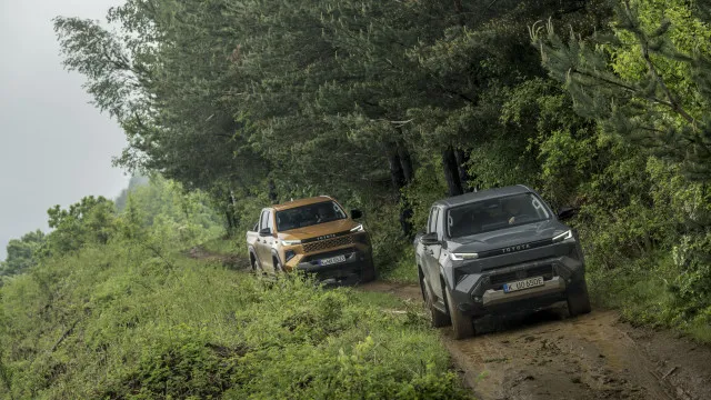 
                    Nona geração da Toyota Hilux chega com motorizações para todos os gostos
                