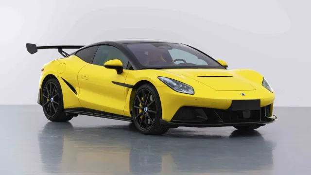 
                    Novo supercarro chinês desafia Maserati. Tem 1.600 cv e atinge 350 km/h
                