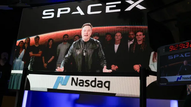 Elon Musk torna-se no 1.º trilionário após entrada da SpaceX na bolsa