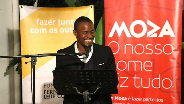 
                    Moçambicano Cremildo Matola vence prémio literário Fernando Leite Couto
                