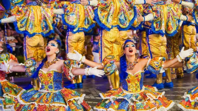 
                    Alfama vence Marchas Populares de Lisboa de 2026
                