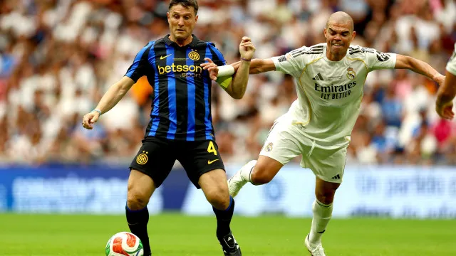 
                    Pepe volta ao Real Madrid e dá espetáculo... com Mourinho à espreita
                