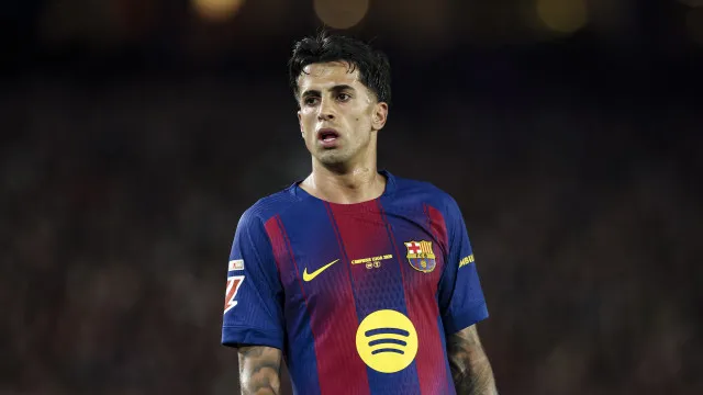 
                    João Cancelo lembra a morte da mãe: 