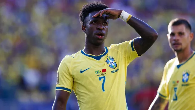 
                    Vinícius Jr. salva Brasil após o 'golpe de teatro' no Qatar-Suíça
                
