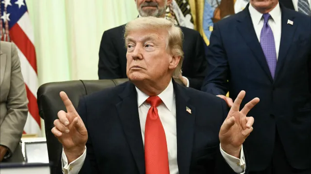 Trump suaviza tom sobre alegada interferÃªncia chinesa antes de encontro