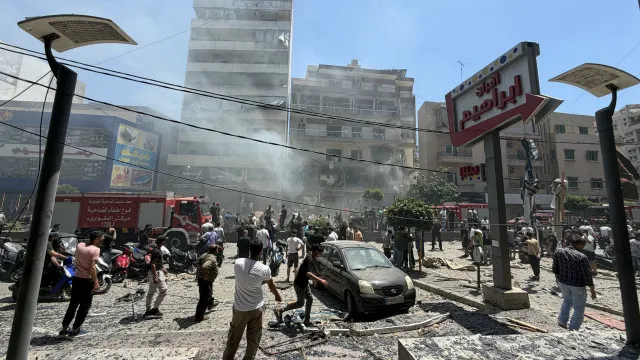 
                    Israel anuncia ataques aéreos nos subúrbios do sul de Beirute
                