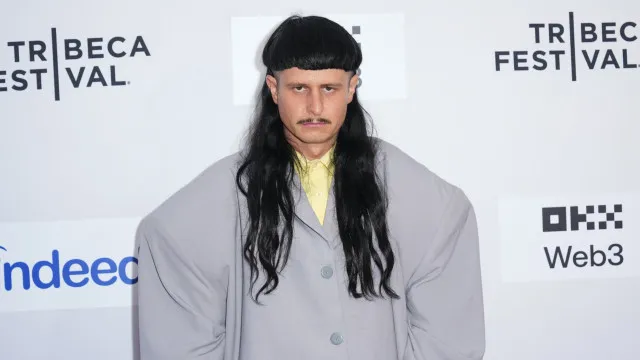 
                    Cantor Oliver Tree é uma das vítimas mortais de acidente no Brasil
                