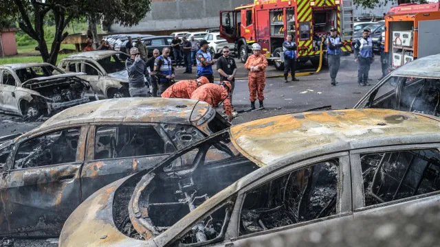 
                    Imagens mostram destruição causada por acidente no Brasil. Há seis mortos
                