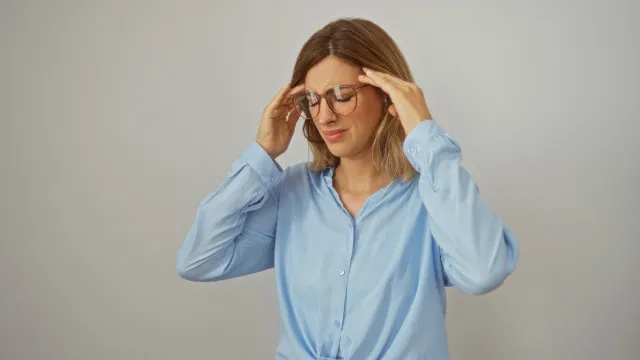 
                    Quando é que uma dor de cabeça deve preocupar? Especialista deixa aviso
                