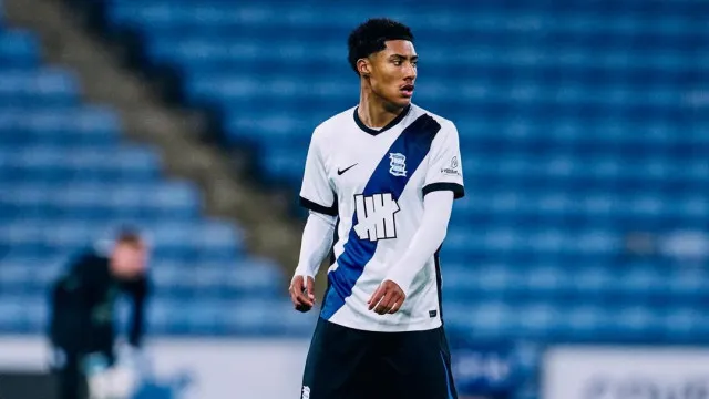 
                    Sporting entra na corrida por Aurelien Guernier, mas não está sozinho
                