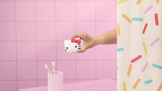 
                    Atenção, fãs da Hello Kitty! Vão adorar a nova coleção da Lush
                