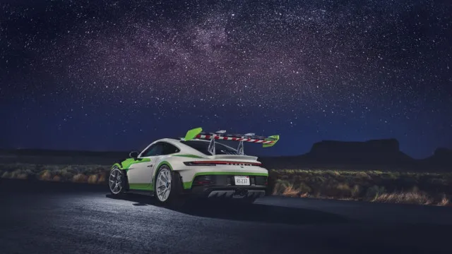 
                    Ir até ao infinito e mais além de Porsche? Os 911 inspirados em Toy Story
                