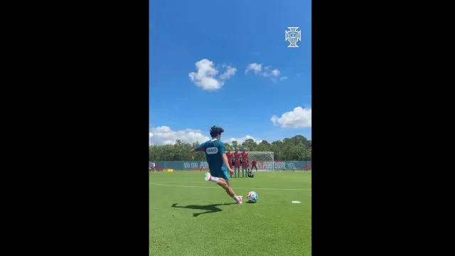 
                    Atenção, Cristiano Ronaldo. 'Candidatura' de Vitinha já dá que falar
                