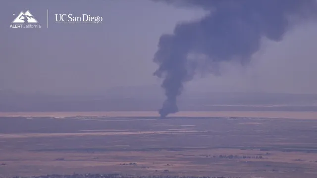 
                    Bombardeiro despenha-se pouco depois de descolar na Califórnia
                