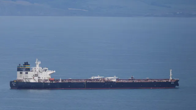 Reino Unido acusa capitão de navio da "frota fantasma" russa