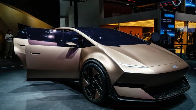 
                    Fastback chinês da Hyundai debita 225 cv e supera 600 km de autonomia
                