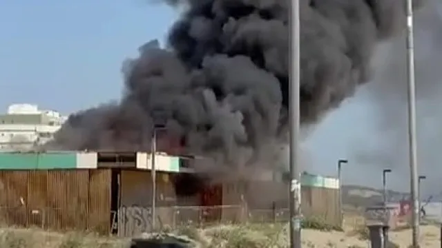 
                    Incêndio em bar na Caparica já está em fase de rescaldo. PJ investiga
                