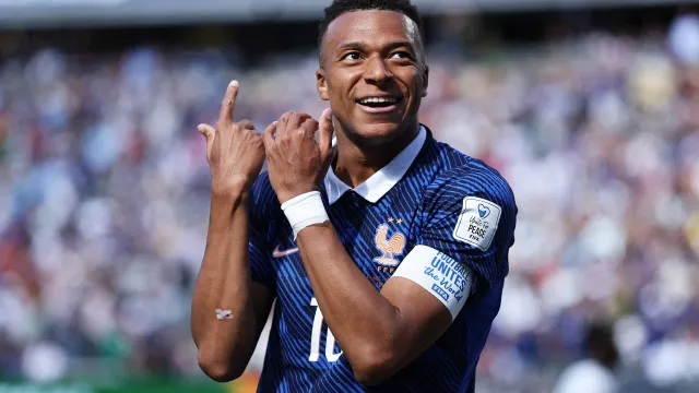 
                    Mbappé faz história e dá vitória a França frente ao Senegal no Mundial
                