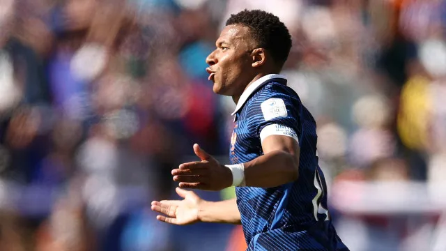 
                    Não é só França. Mbappé sobe na lista de Mundiais (com Messi ao barulho)
                