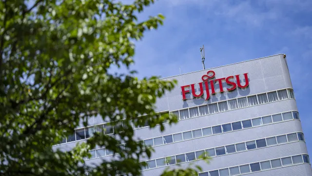 
                    CEO da Fujitsu demite-se devido a 