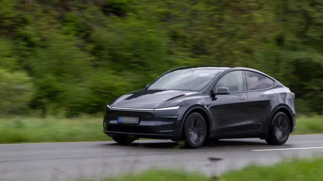 
                    Tesla terá distorcido dados para aprovar condução autónoma na Europa
                