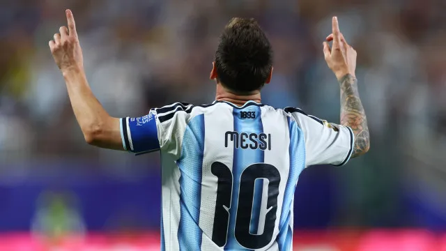 Messi bate 5 recordes com um só hattrick. Um era de... Cristiano Ronaldo