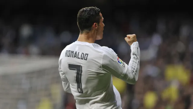 
                    O que mantém CR7 e Messi em forma? Médico explica segredo de jogadores
                