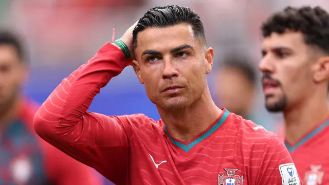 
                    De levar as mãos à cabeça. O Portugal-RD Congo que não viu na TV
                