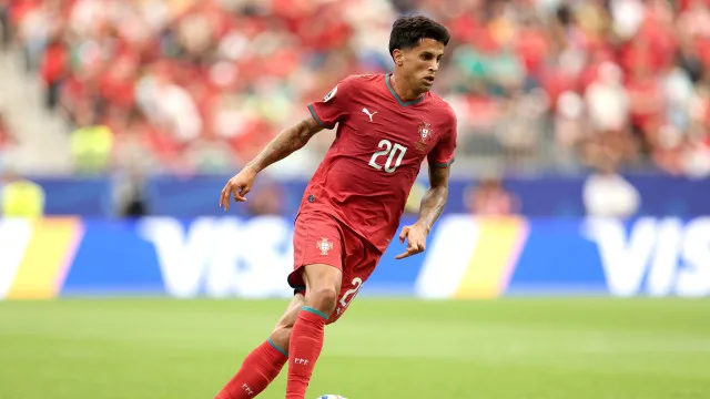 
                    Cancelo admite resposta: 