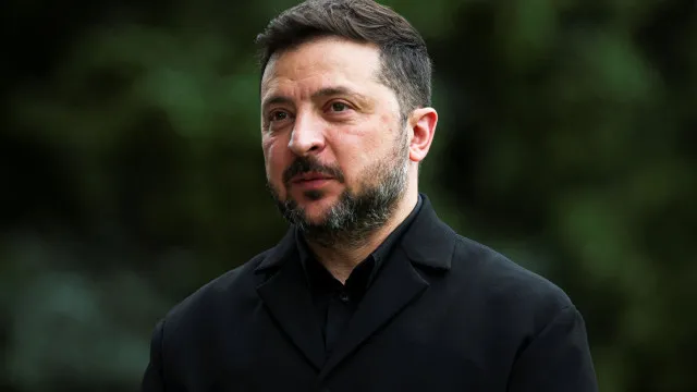 
                    Zelensky falou com Trump e Macron sobre apoios. 