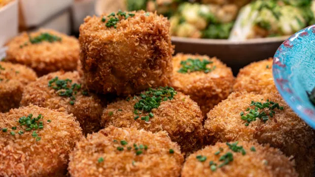 
                    Ómega-3 crocante! Eis a receita rápida de bolinhos de salmão com gengibre
                