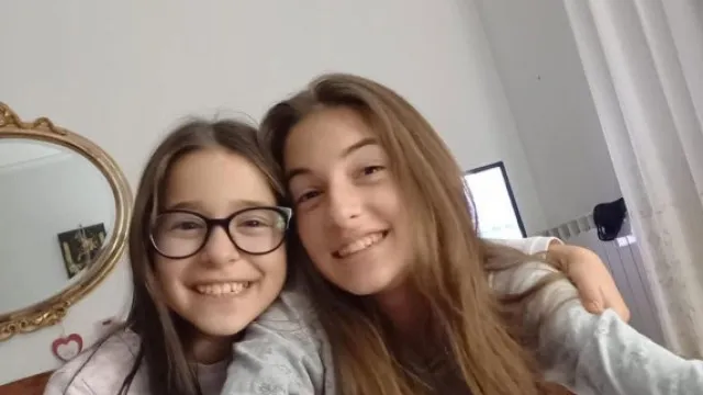 
                    Irmãs adolescentes desaparecidas há 11 dias em Itália. Terão fugido
                