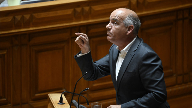 PS abstém-se no OE? Raimundo acusa Carneiro de