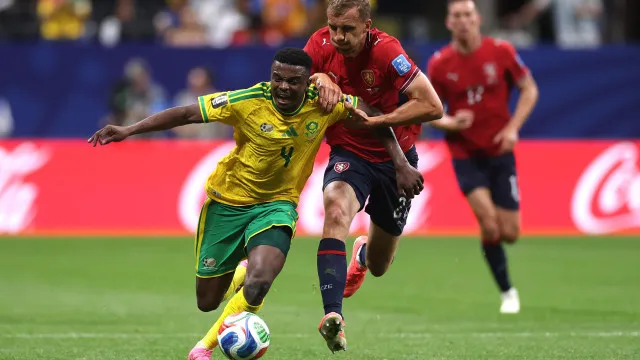 
                    República Checa marca cedo e sofre tarde para empatar com África do Sul
                