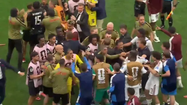 
                    Confusão total após o 'atropelo' ao Qatar. Lopetegui teve de intervir
                