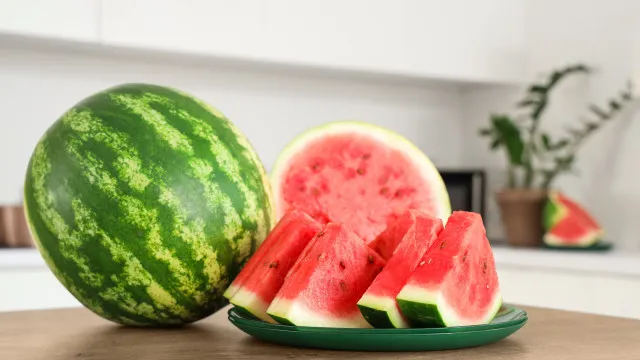 
                    A melancia é saudável, mas nem todas as pessoas devem comer. É uma delas?
                