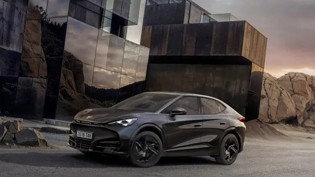 
                    Cupra Tavascan recebe Black Edition. O que tem de diferente?
                