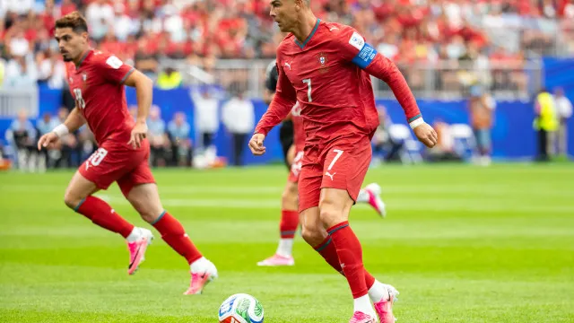 
                    Mundial2026. A febre das chuteiras cor-de-rosa e quanto custa ter umas
                