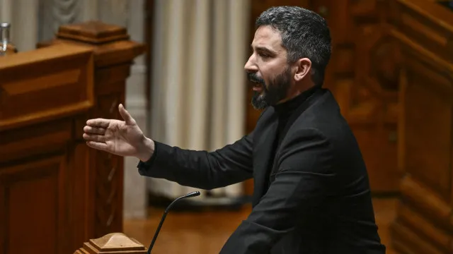 BE pede demissão da ministra do Trabalho. "Aproveitar o sinal"