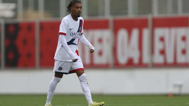 Famalicão 'passa a perna' a FC Porto e deverá assinar com promessa do PSG